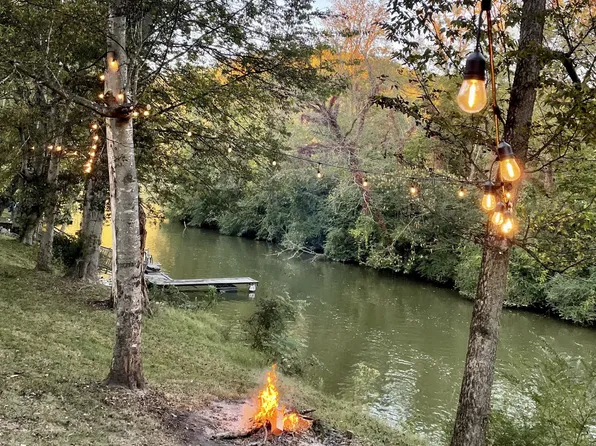 1210 Lakeside Dr, Ashland City, TN 37015