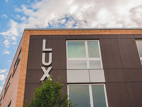 855 Broadway Street Exterior