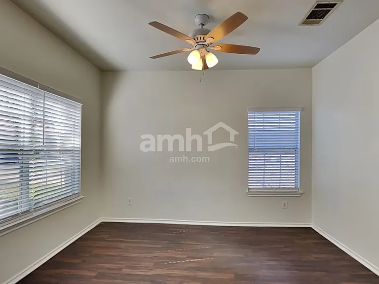 256 Poplarwood Dr — Photo 5