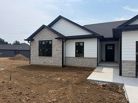 2nd image of 3811 Canyon Ridge Dr