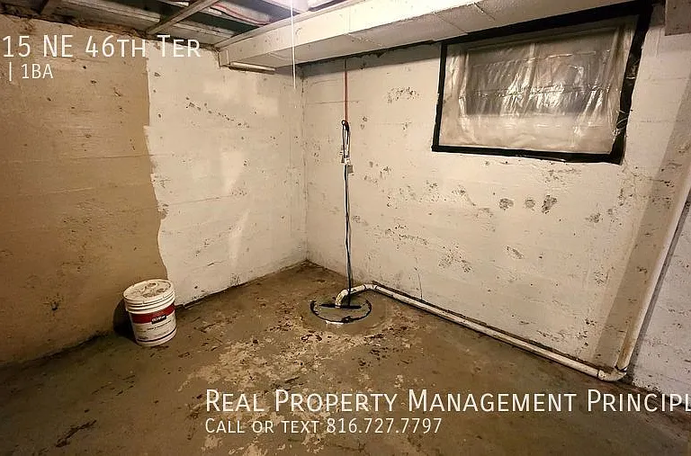 4515 NE 46th Ter — Photo 17