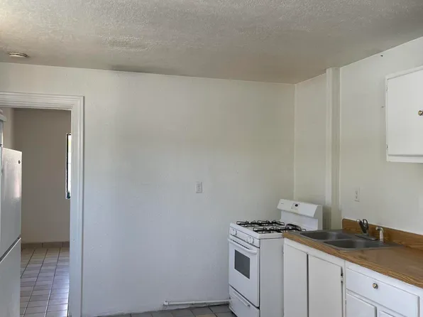 225 Smith Ave SE #C, Albuquerque, NM 87102