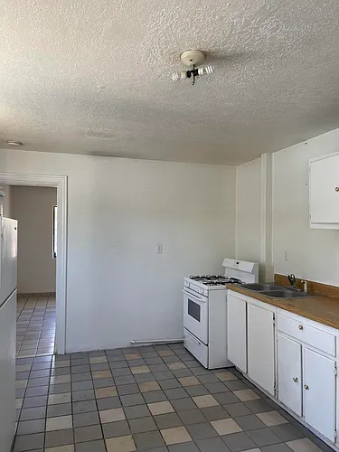 225 Smith Ave SE #C Photo 1