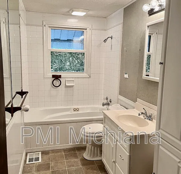 2405 Woodmont Dr — Photo 14