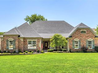 24 Spring Mill Woods Ct, Saint Charles, MO 63303