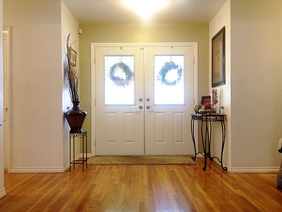 2nd image of 1830 E Danes Dr