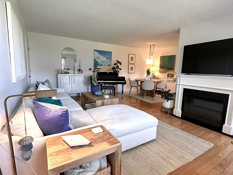 101 Wharfside Dr — Photo 4
