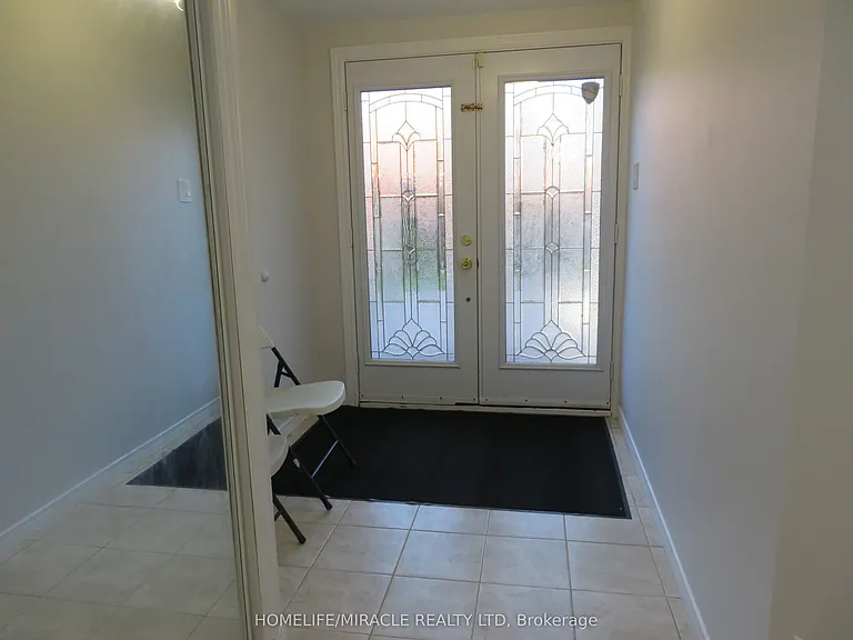 10 Pine Bough Mnr — Photo 2