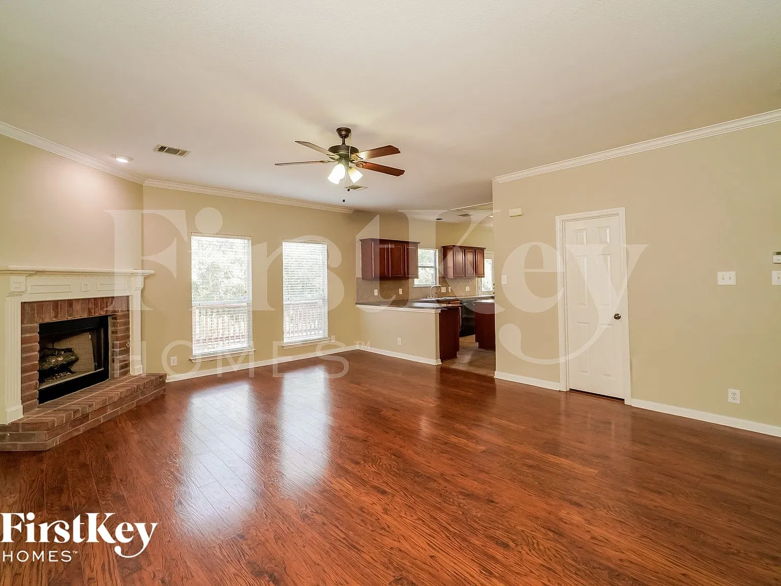 4 bed, 2.5 bath, 2670 sqft, $1,940 — Photo 4