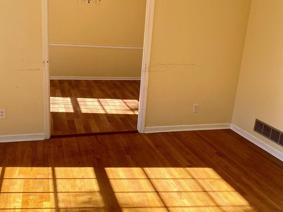 2nd image of 4254 Burleigh Dr