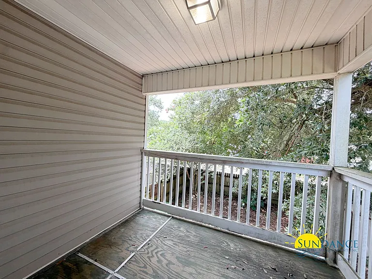 2400 Suwanee Ln — Photo 17