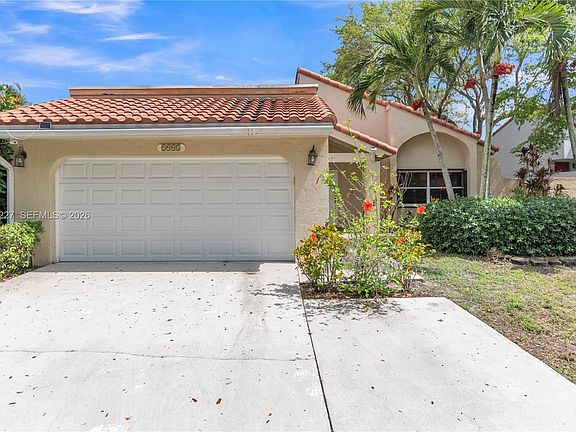 3rd image of 2905 Begonia Way
