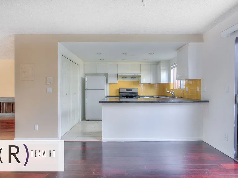 2020 20th St #6 — Photo 15