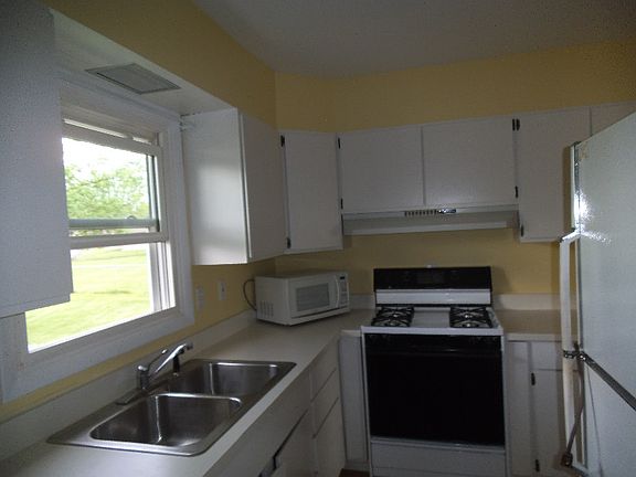 4th image of 3357 Broadmore Dr