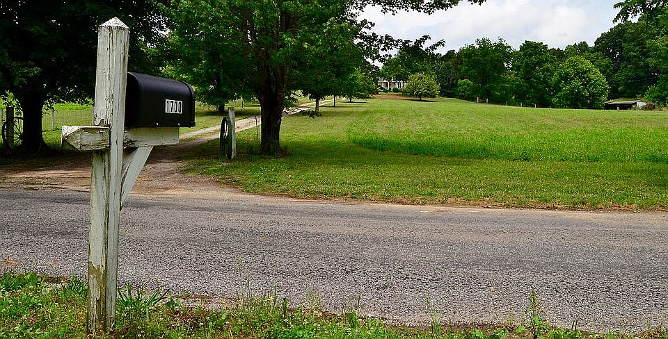 2nd image of 1700 McDaniel Hollow Rd