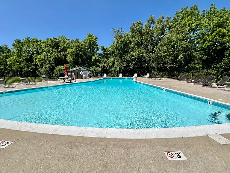 Countrybrook Apartments — Photo 17