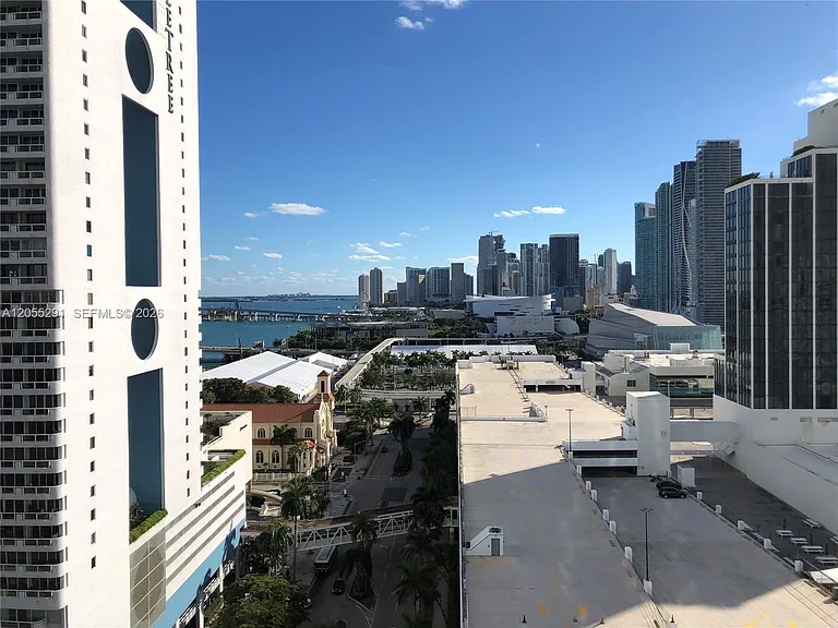1750 N Bayshore Dr #2012 — Photo 3