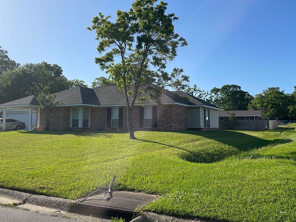 2nd image of 16460 Heatherwood Dr