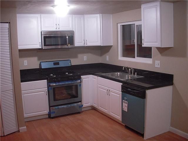 1st image of 980 N Mollison Ave