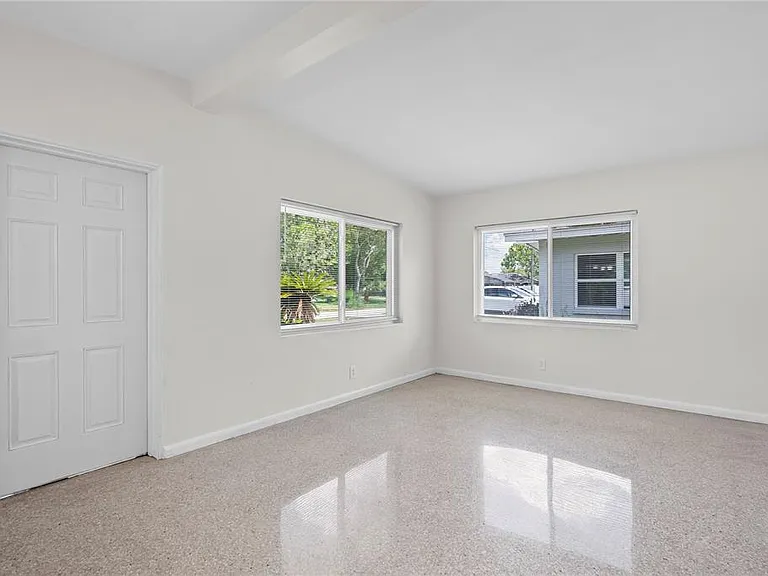 5212 N Indiana Ave — Photo 18