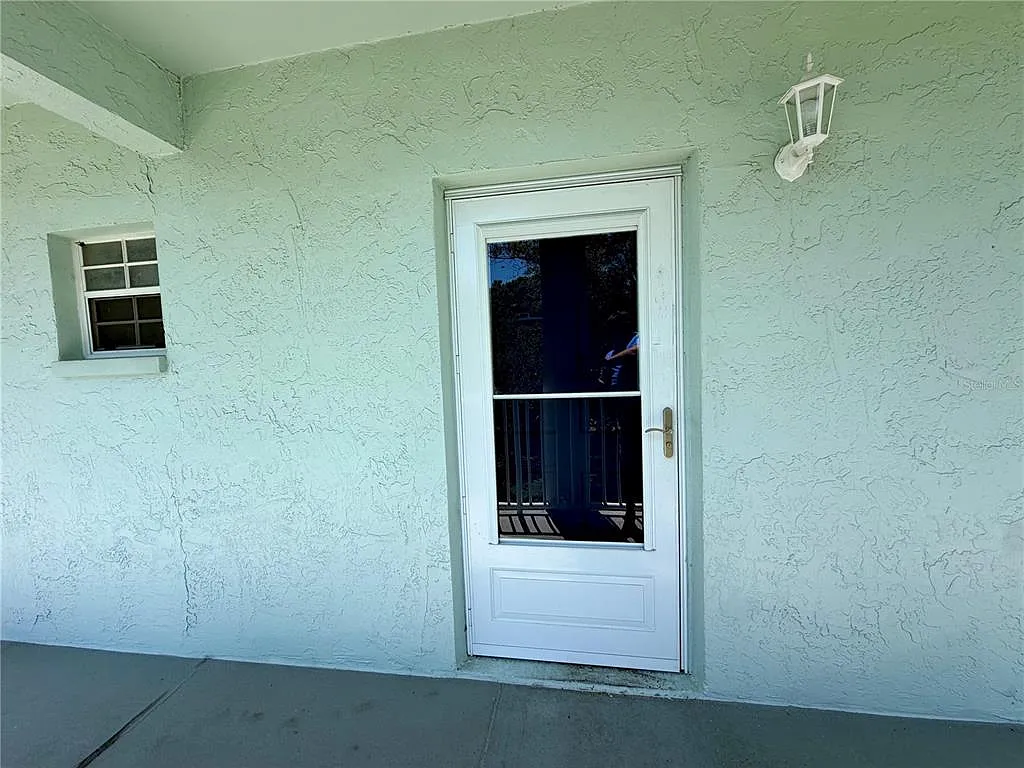 1 bed, 1.0 bath, 945 sqft, $1,550 — Photo 1