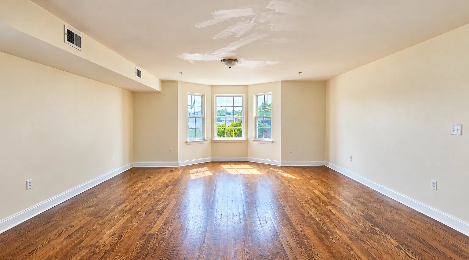 3 bed, 1600 sqft, $2,850 — Photo 4