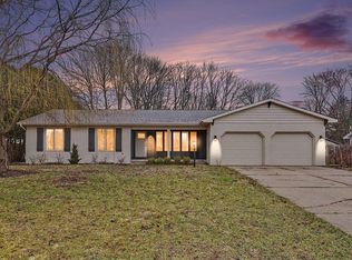 8134 Birchwood Ave, Jenison, MI 49428