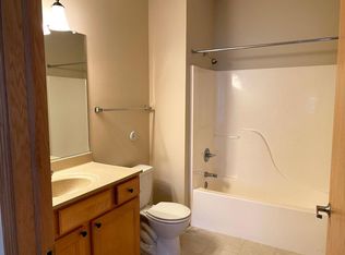 2329 Bristol Dr UNIT 104, Ames, IA 50010