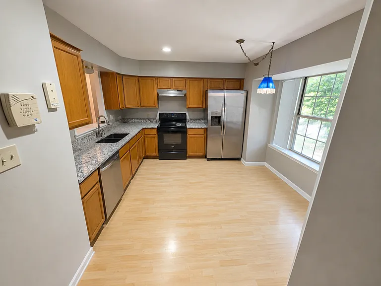 18203 Paladin Dr — Photo 5