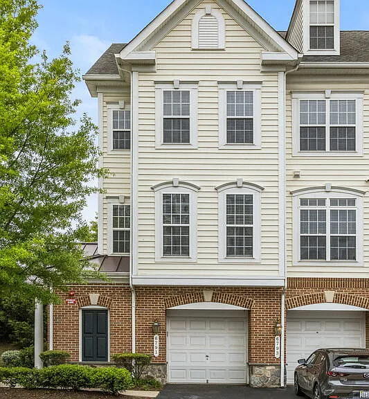 6791 Hampton Bay Ln — Photo 2