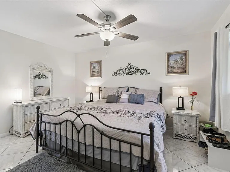 2750 E Bay Dr #12B — Photo 17