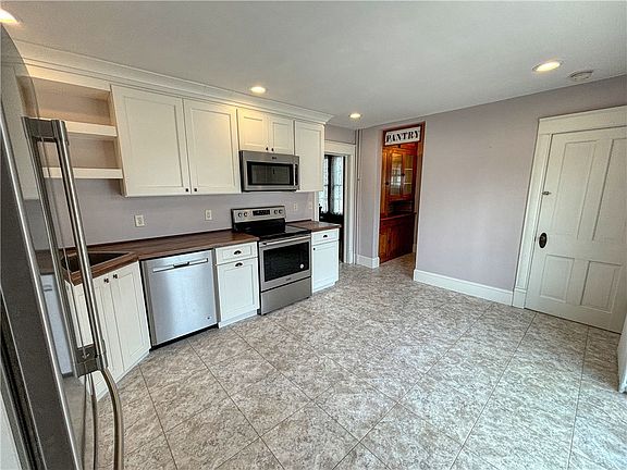3rd image of 835 N Main Street