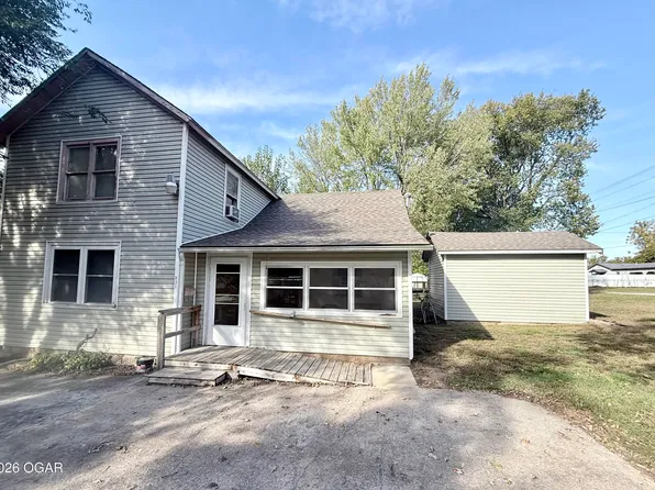831 Campbell St, Webb City, MO 64870