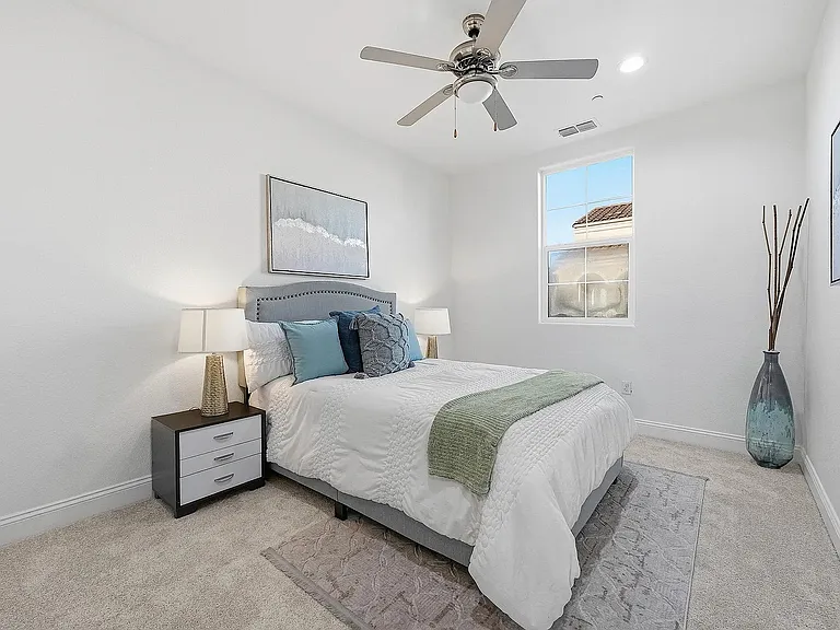 39861 Pelton Ter — Photo 31