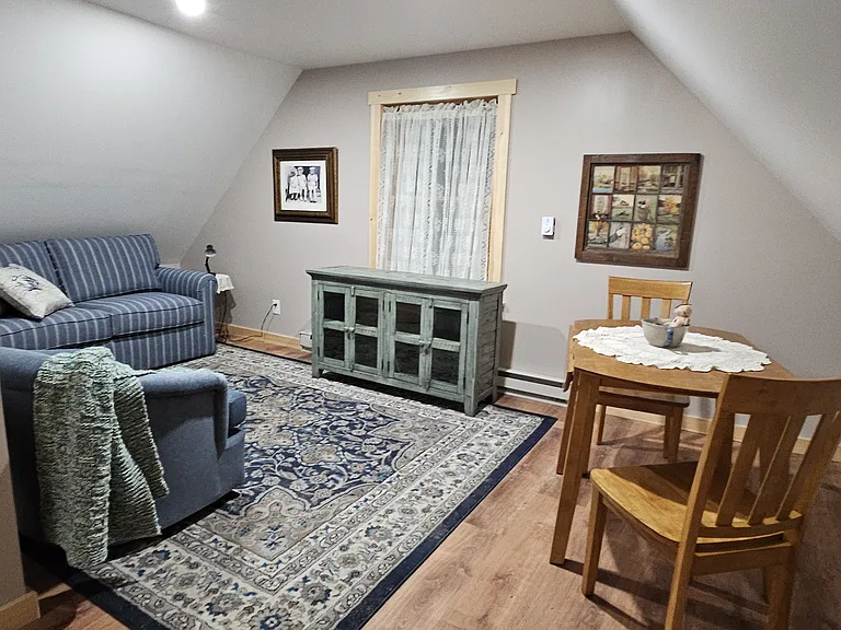 217 Hemlock Park Dr — Photo 3