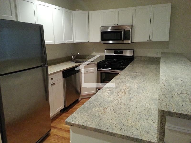 1st image of 61 Egmont St APT 6R