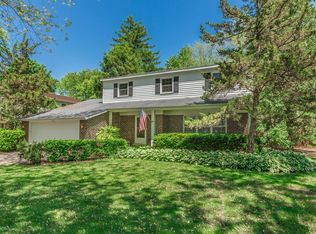 734 Ardmore Ter, Libertyville, IL 60048