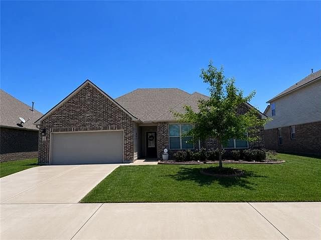 1st image of 408 Lakeshore Vlg E