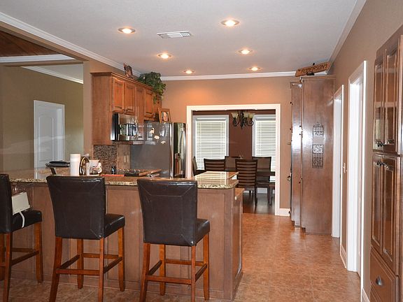 4th image of 2034 Columbia Road 15