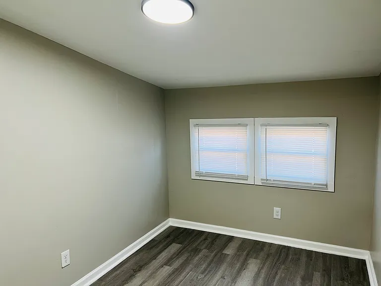 326 S 43rd St — Photo 19