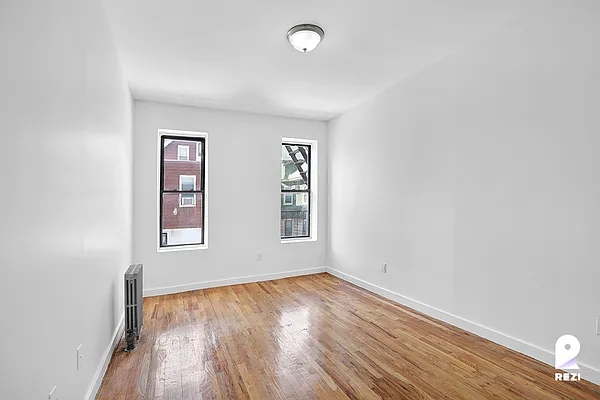 Rented by REZI | media 6