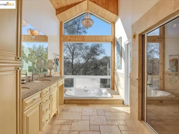 12881 Green Valley Cir, Groveland, CA 95321