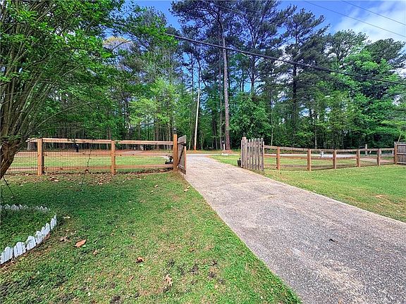 3rd image of 768 Swan Lake Rd