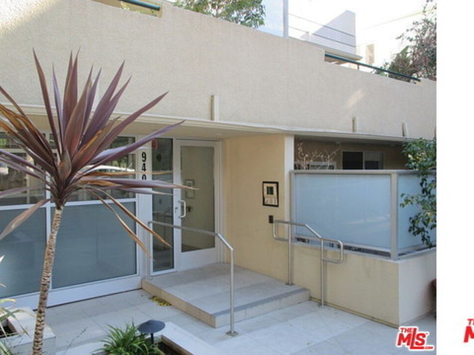 1st image of 940 Larrabee St #309