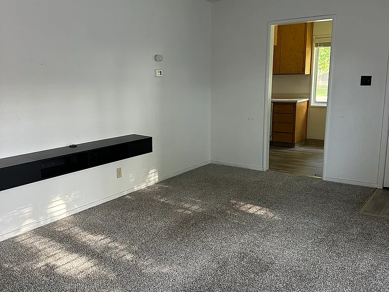 6907 21st Ave — Photo 2