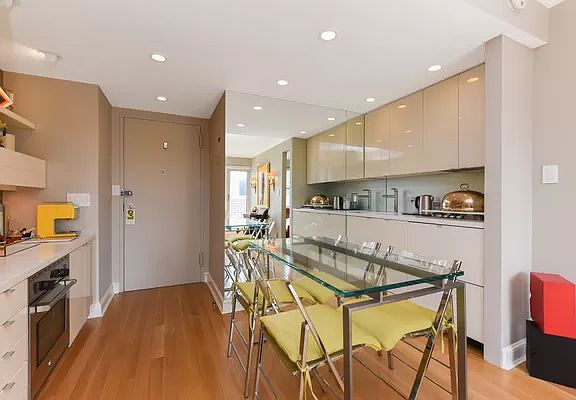 5th image of 201 E 66th St APT 18J