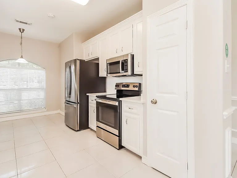 3306 Maymist Dr — Photo 7