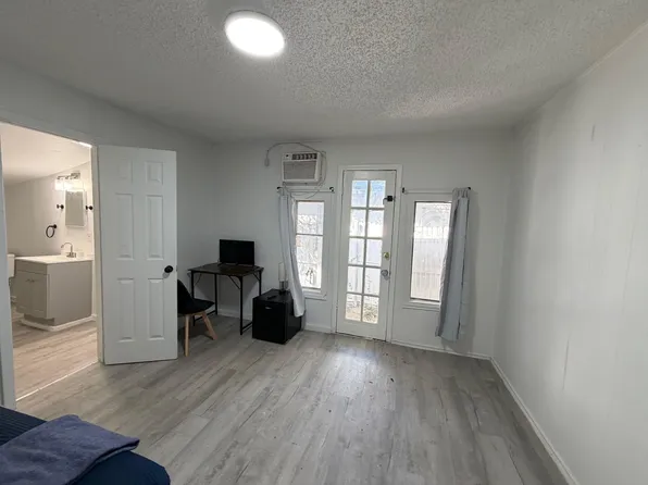 (undisclosed Address), Arlington, TX 76010