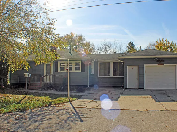 W1375 Bernice Rd, Genoa City, WI 53128