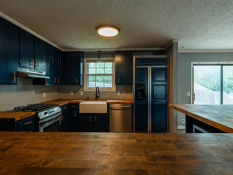 150 Delvin Dr #A — Photo 8